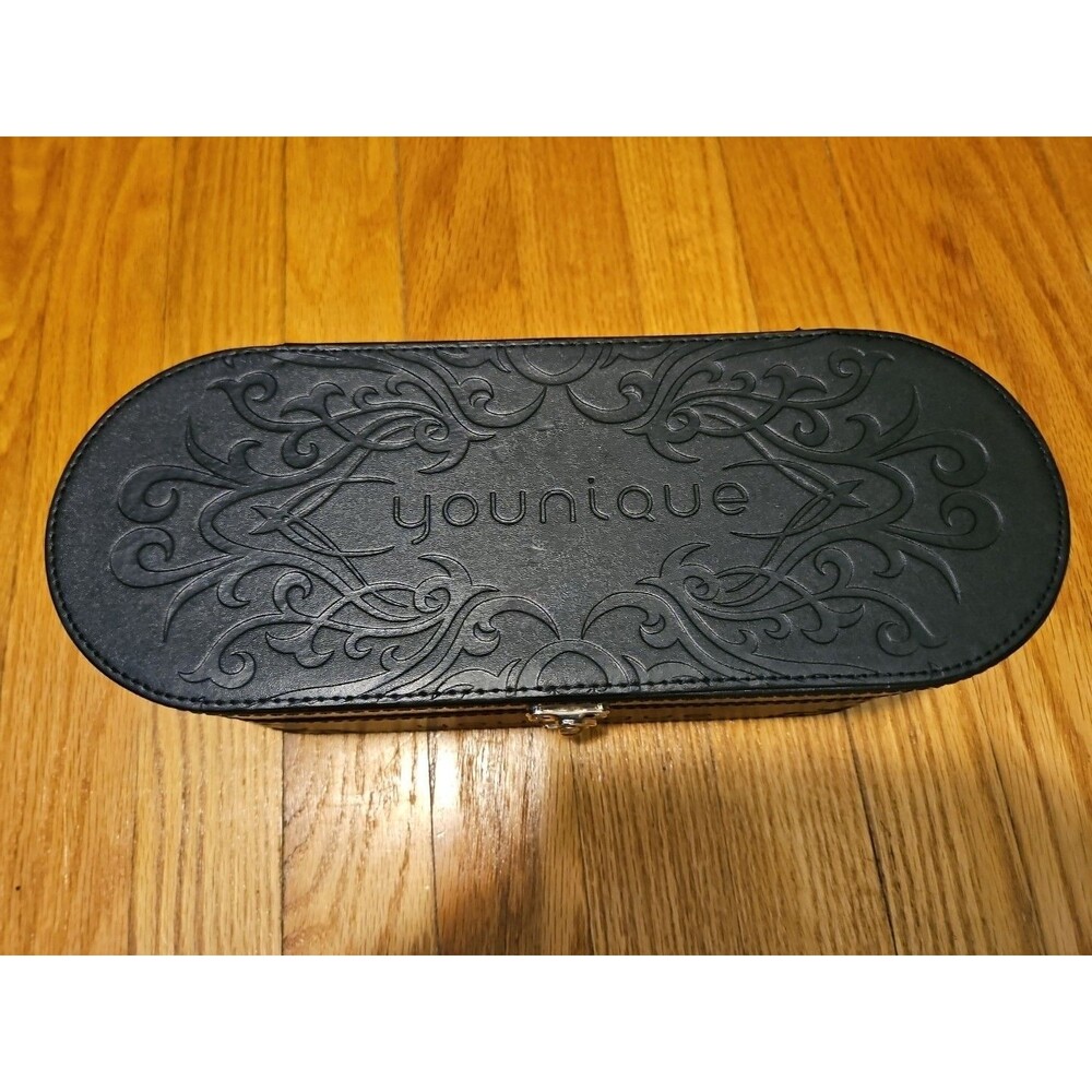 Younique Presenters Black Makeup Case Box Latch Faux Leather 13” Oval Embossed